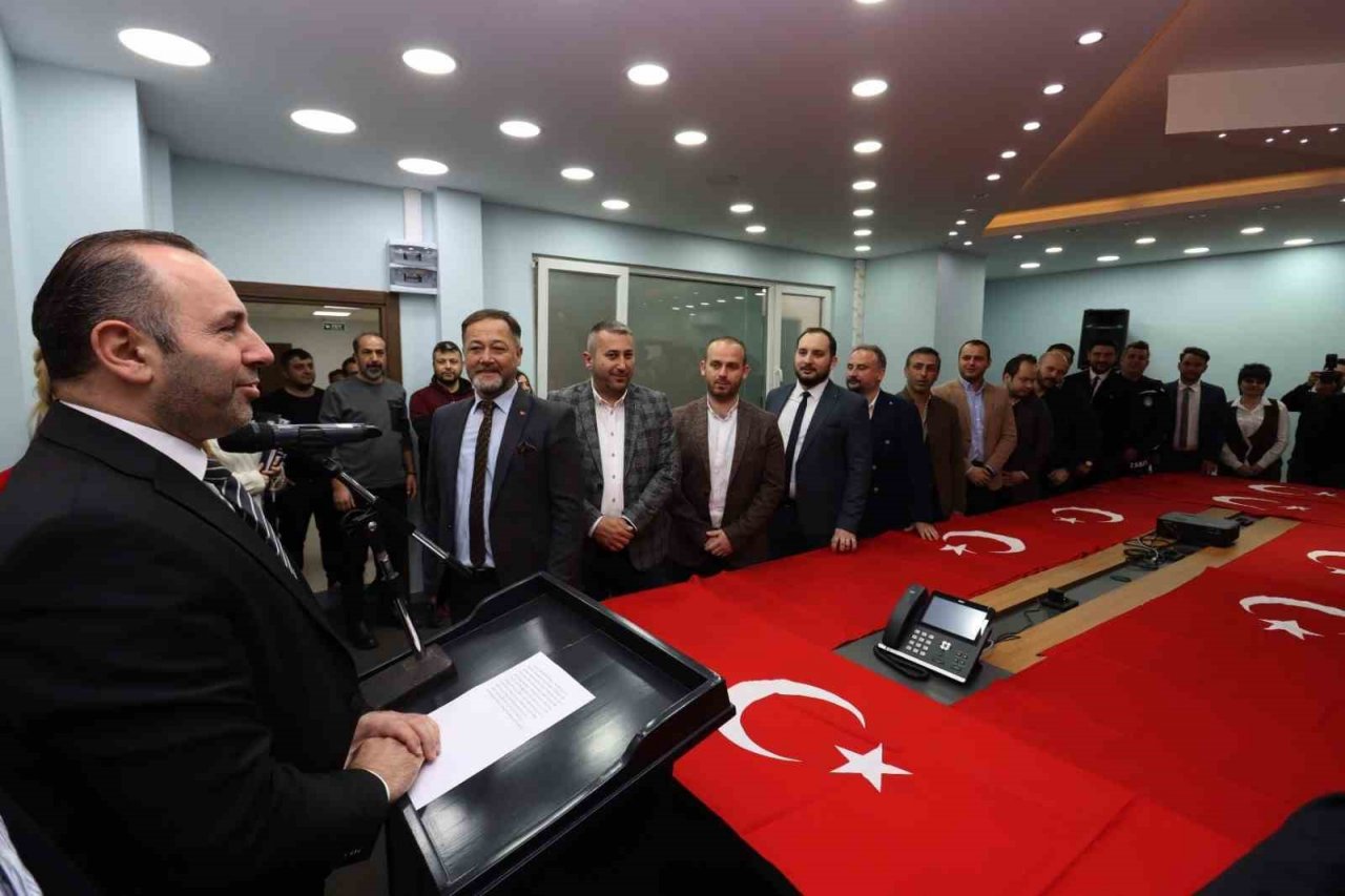 Yalova Belediyesi’nde yeni memurlar yemin etti