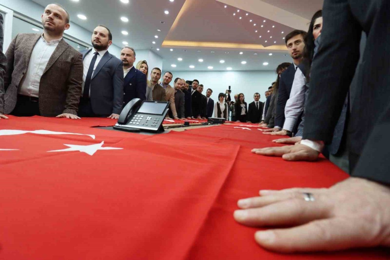 Yalova Belediyesi’nde yeni memurlar yemin etti