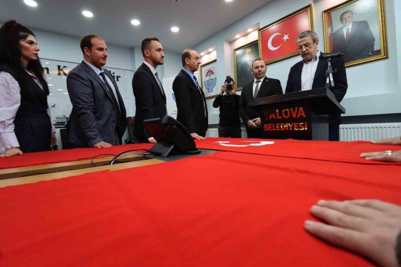 Yalova Belediyesi’nde yeni memurlar yemin etti