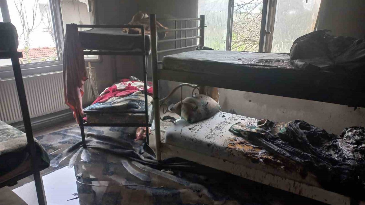 Yalova Altınova’da pansiyon yangını