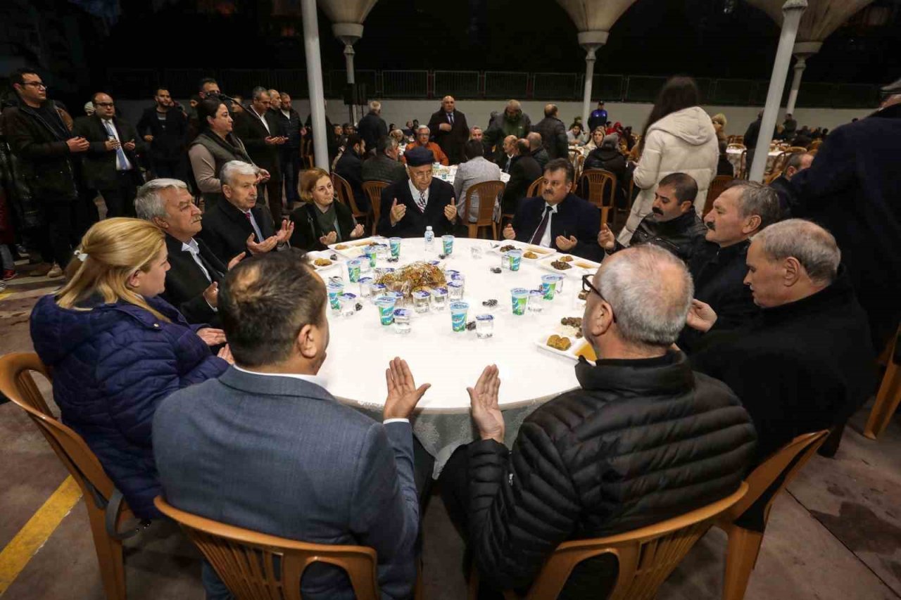 Yenimahalle’de mahalle iftarlarının ilki Şentepe’de yapıldı