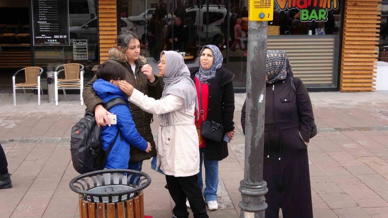 Yozgat’ta hafriyat kamyonu ile öğrenci servisi çarpıştı: 7 yaralı