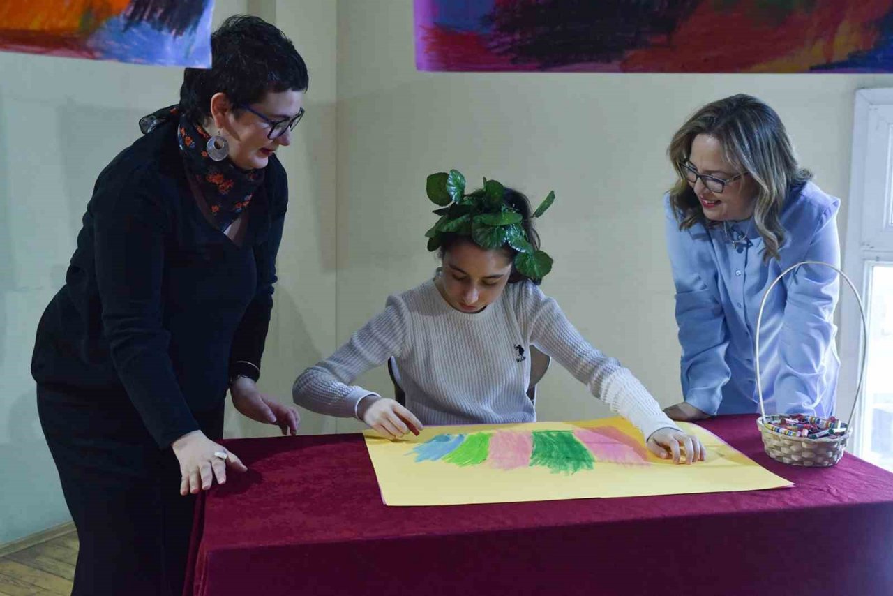 Üç özel yürekten “Duyguların İfadesi” sergisi