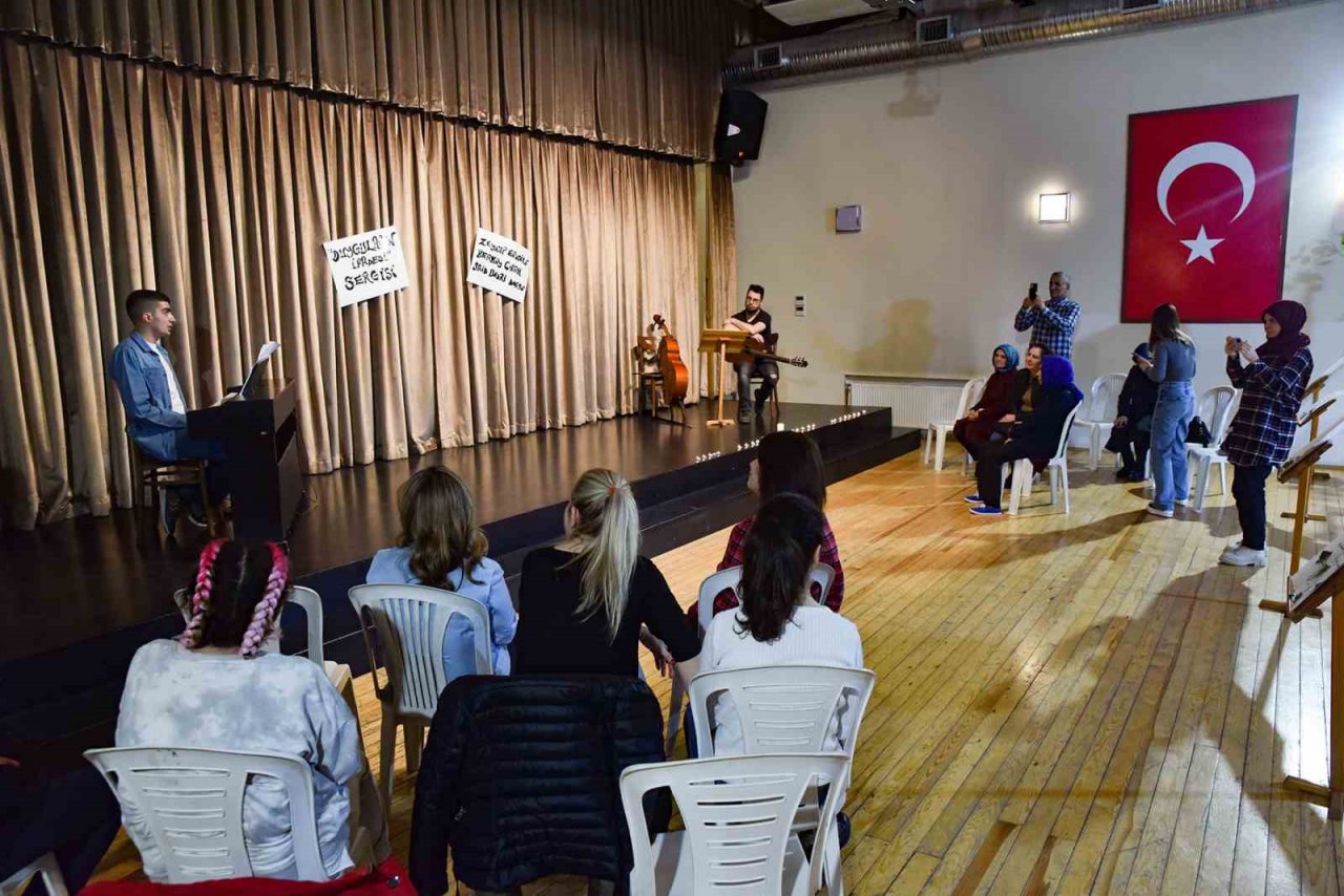 Üç özel yürekten “Duyguların İfadesi” sergisi