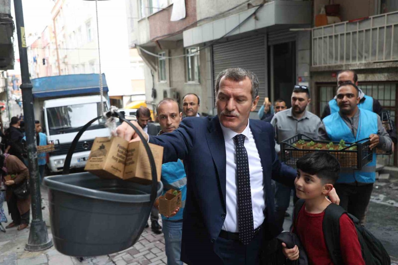 Zeytinburnu’na Bahar Fesleğenle geldi