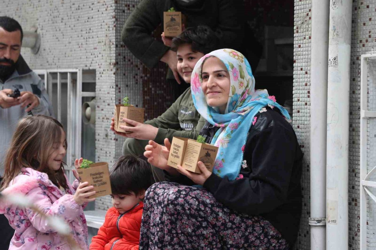 Zeytinburnu’na Bahar Fesleğenle geldi
