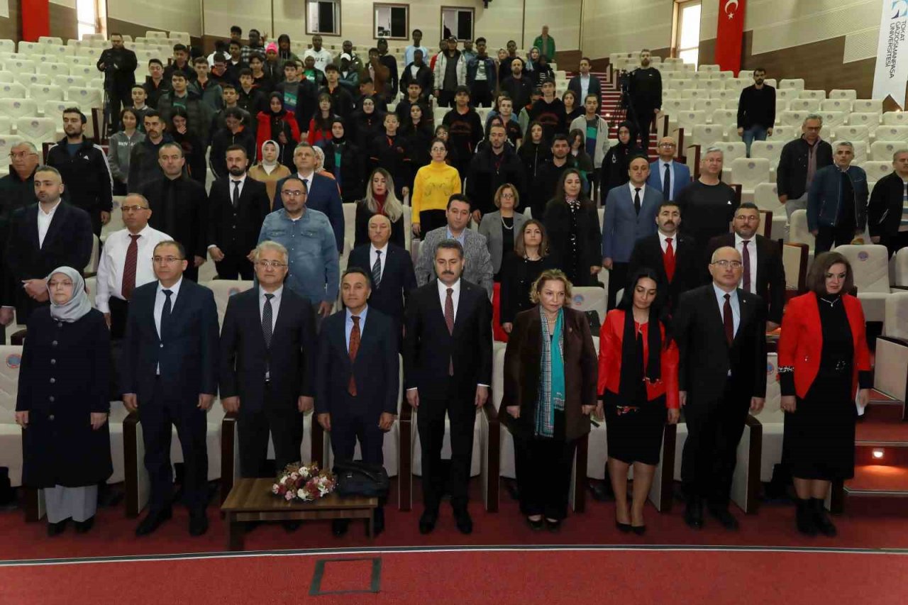 Tokat’ta eczacılık paneli düzenlendi