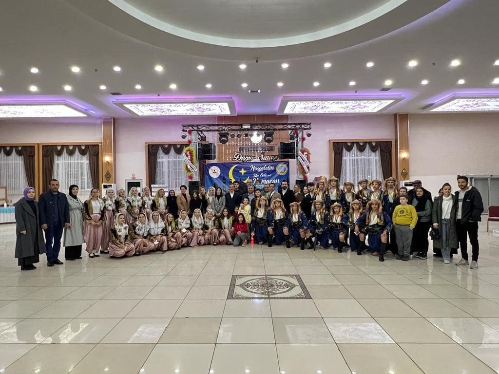 Altıntaş’ta depremzede ailelere iftar yemeği