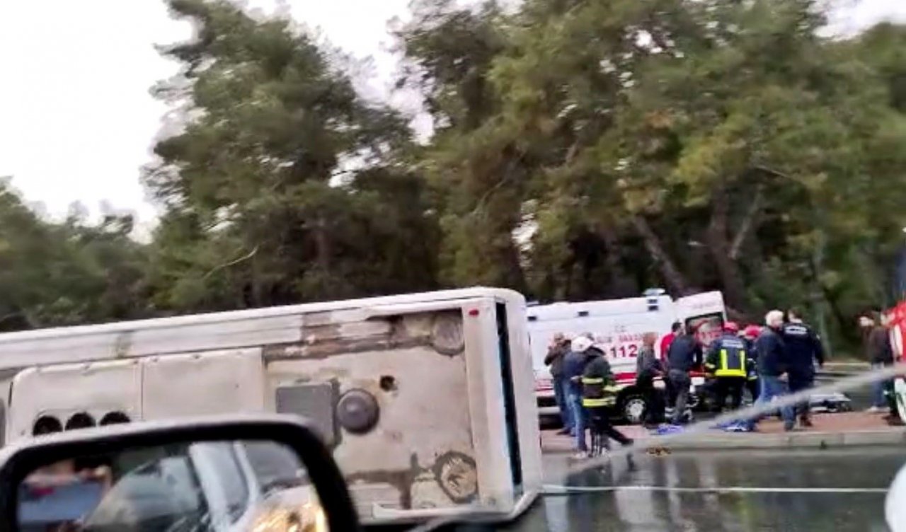 Fabrika personelini taşıyan servis devrildi: 7 yaralı