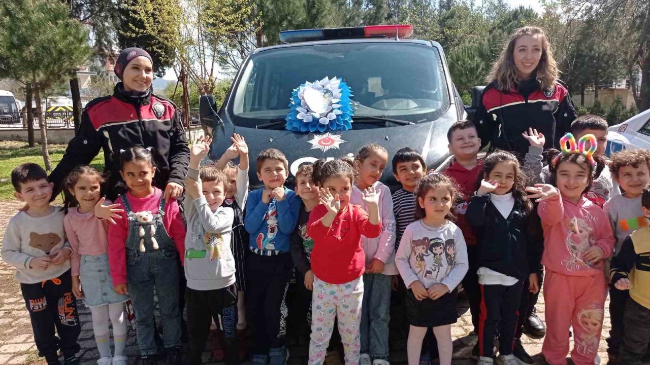Anaokulu öğrencileri Polis Haftası’nı kutladı