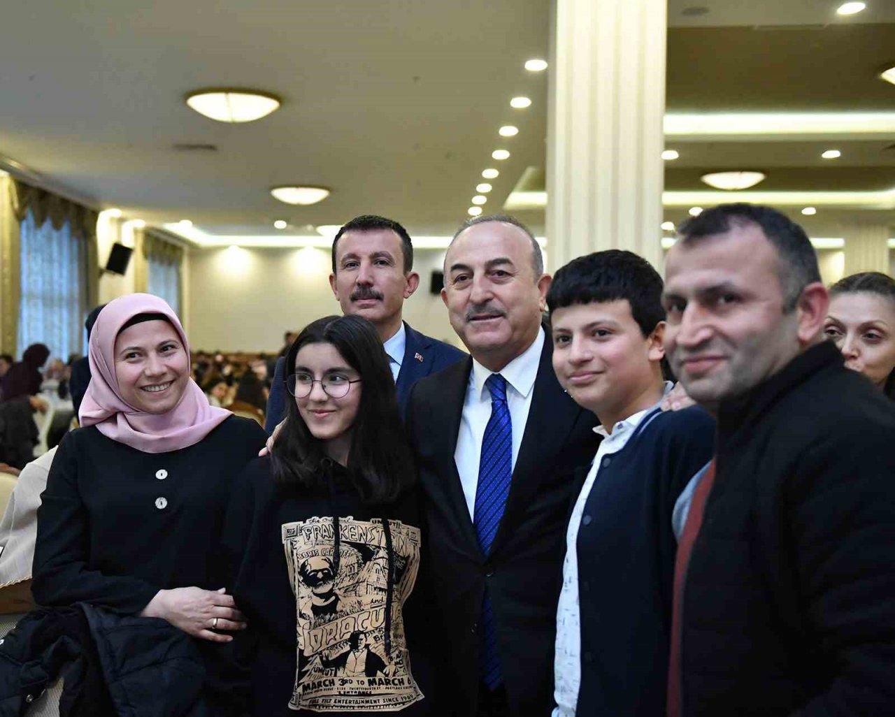 Bakan Çavuşoğlu Altındağlılarla iftar yaptı