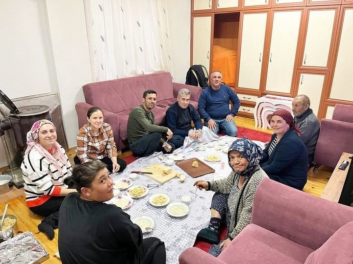 Başkan Erol, iftarda ailelere konuk oluyor