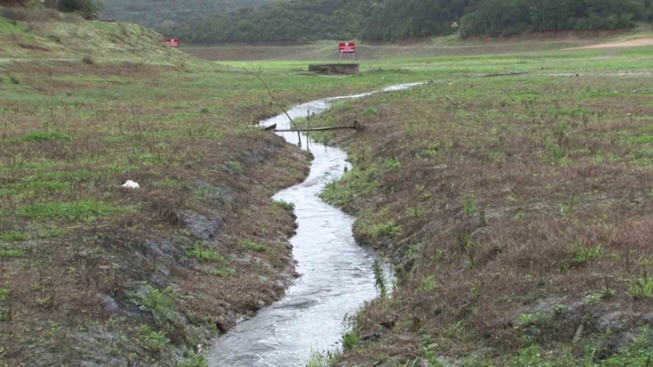Sultangazi’de İSKİ’nin patlattığı borudaki lağım suyu günlerdir Alibey Barajı’na akıyor