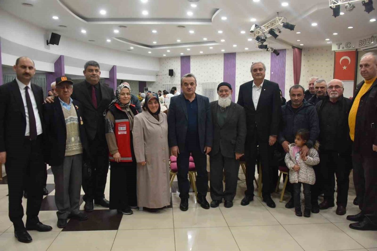 Bozüyük’te Şehit Aileleri ve Gaziler Dayanışma Derneği tarafından iftar programı düzenlendi
