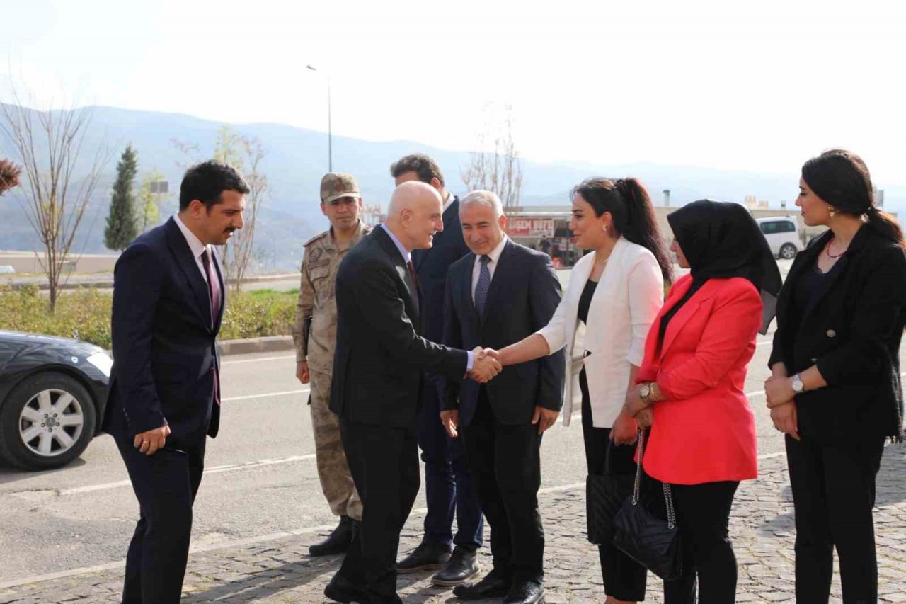 İçişleri Bakan Yardımcısı Erdil, Batman’da çeşitli temaslarda bulundu