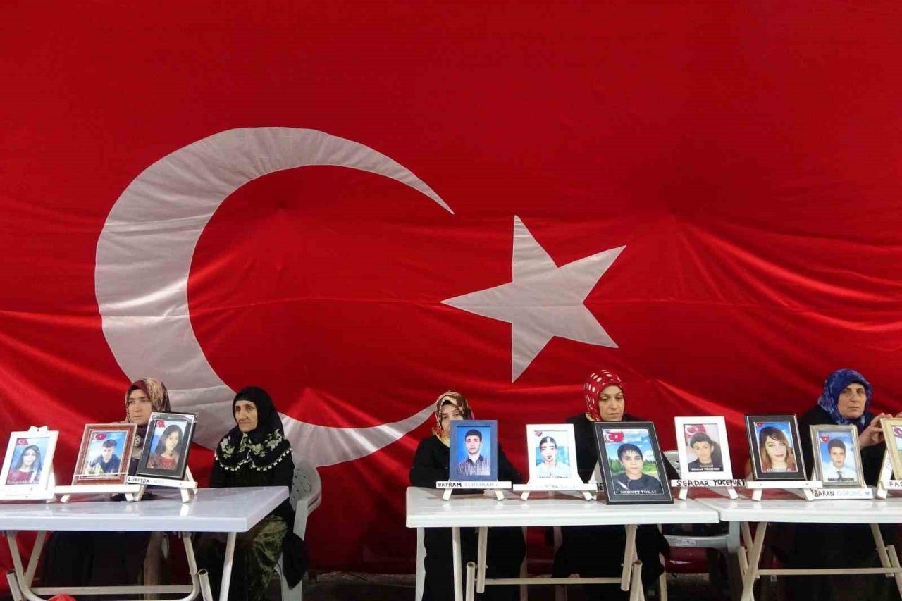 Evlat nöbetindeki Aydan Arslan: “Evladımı almadan hiçbir yere ayrılmayacağım”