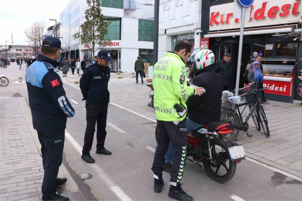 İstanbul Caddesi’ne motosiklet girişi yasak