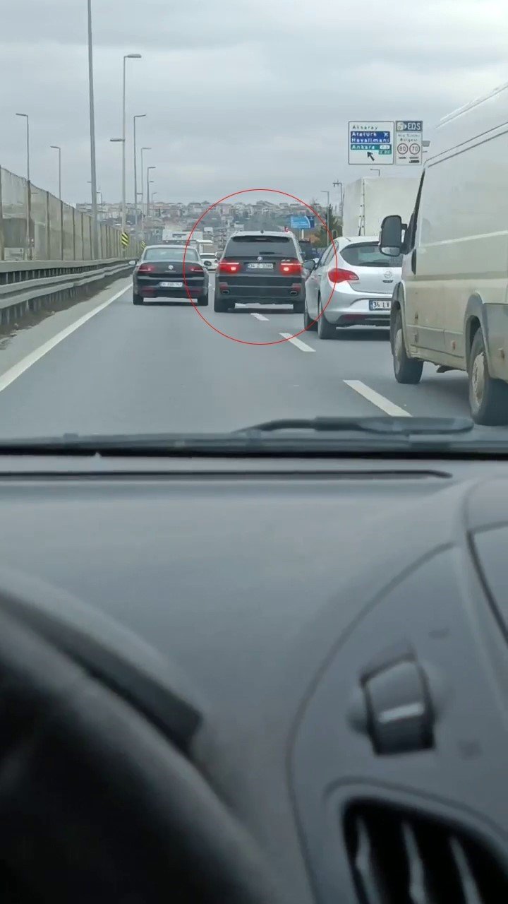E-5’te makas atarak ilerleyen sürücü kamerada