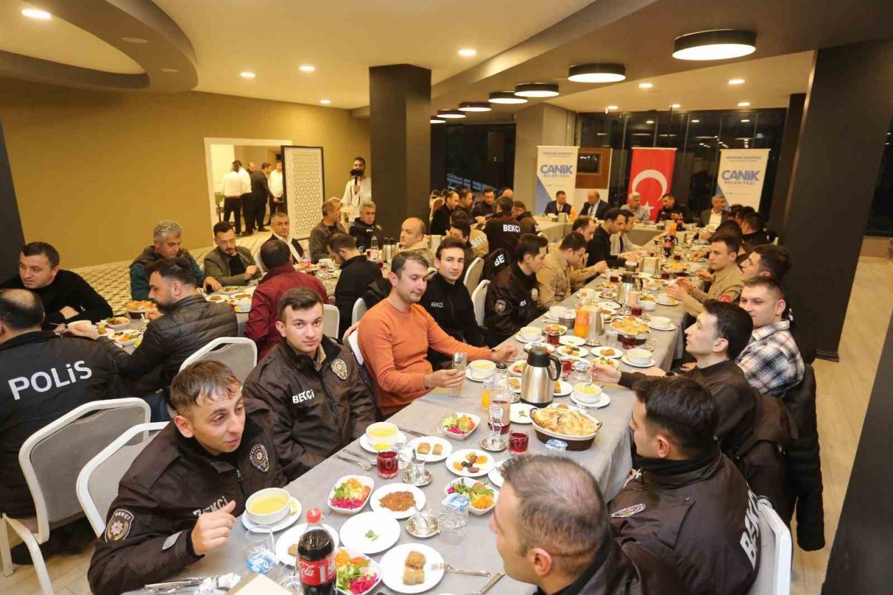 Başkan Sandıkçı: “Polis huzurun ve güvenin teminatı”
