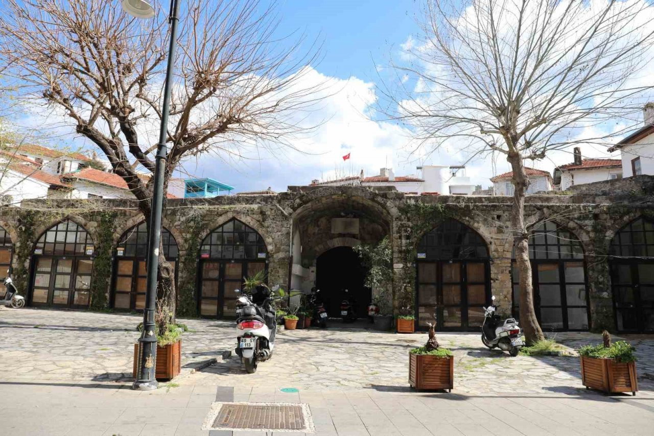 Hafsa Sultan Kervensarayı’nın restoresi için imzalar atıldı