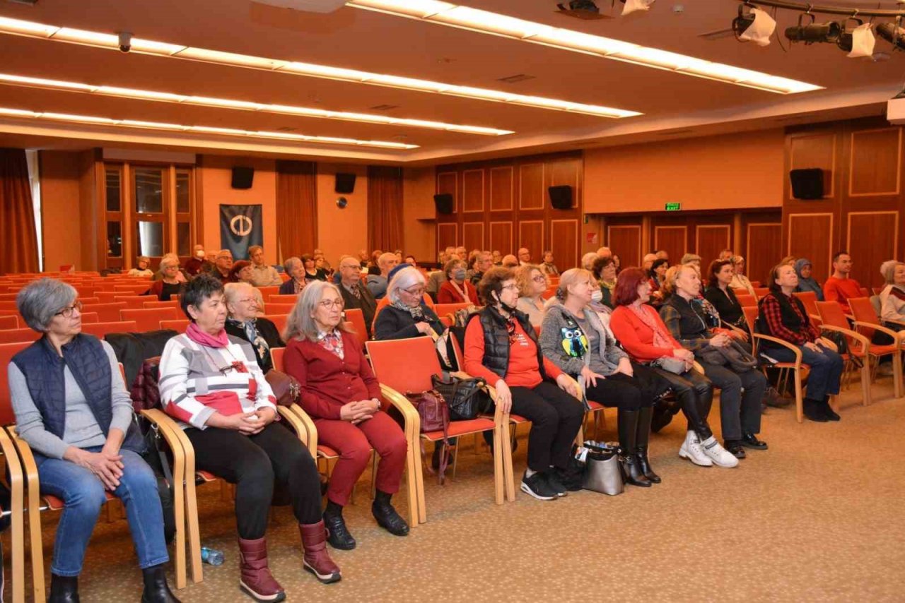 Tazelenme Üniversitesi öğrencileri psikolojik ilk yardım eğitiminde bir araya geldi