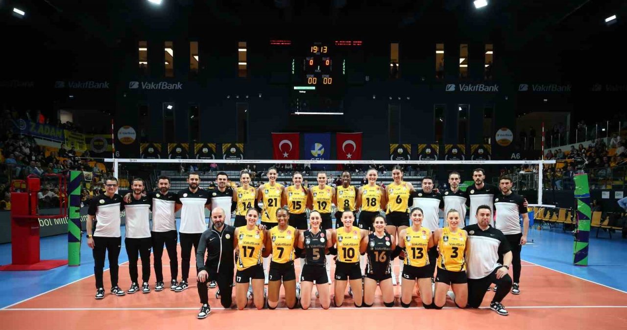 Fenerbahçe, Vakıfbank’a set vermedi