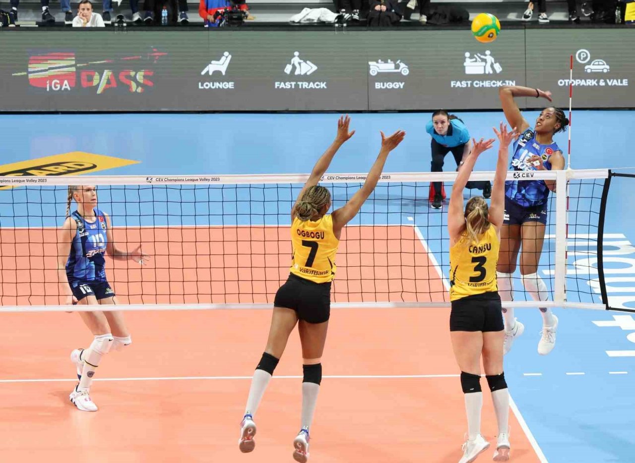 Fenerbahçe, Vakıfbank’a set vermedi