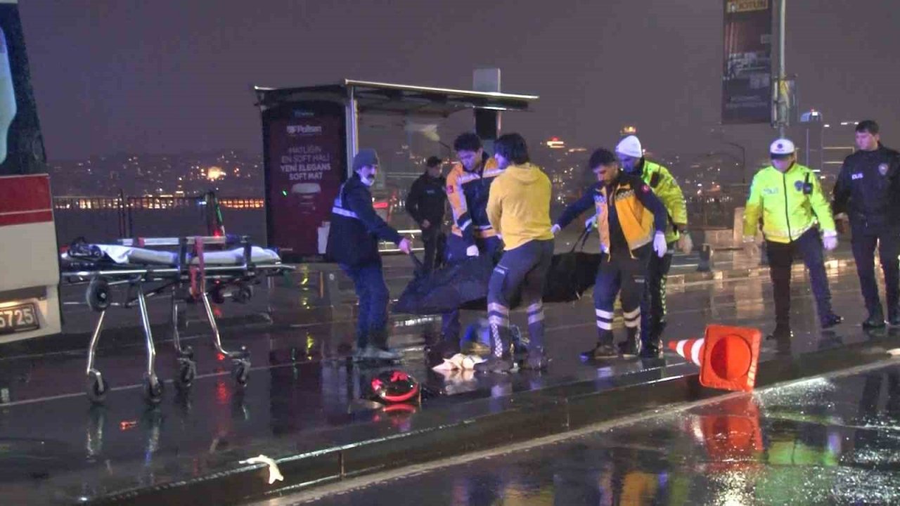 İstanbul’da otomobilin altında kalan motosiklet sürücüsü hayatını kaybetti