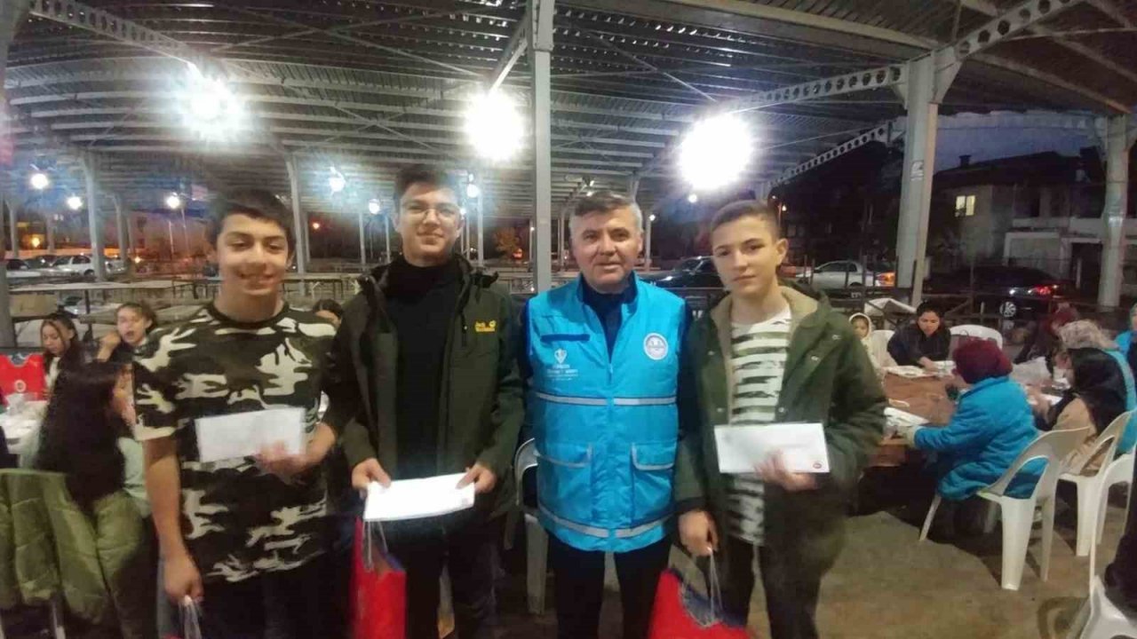 Köyceğiz’de iftara katılan öğrencilere diş kirası