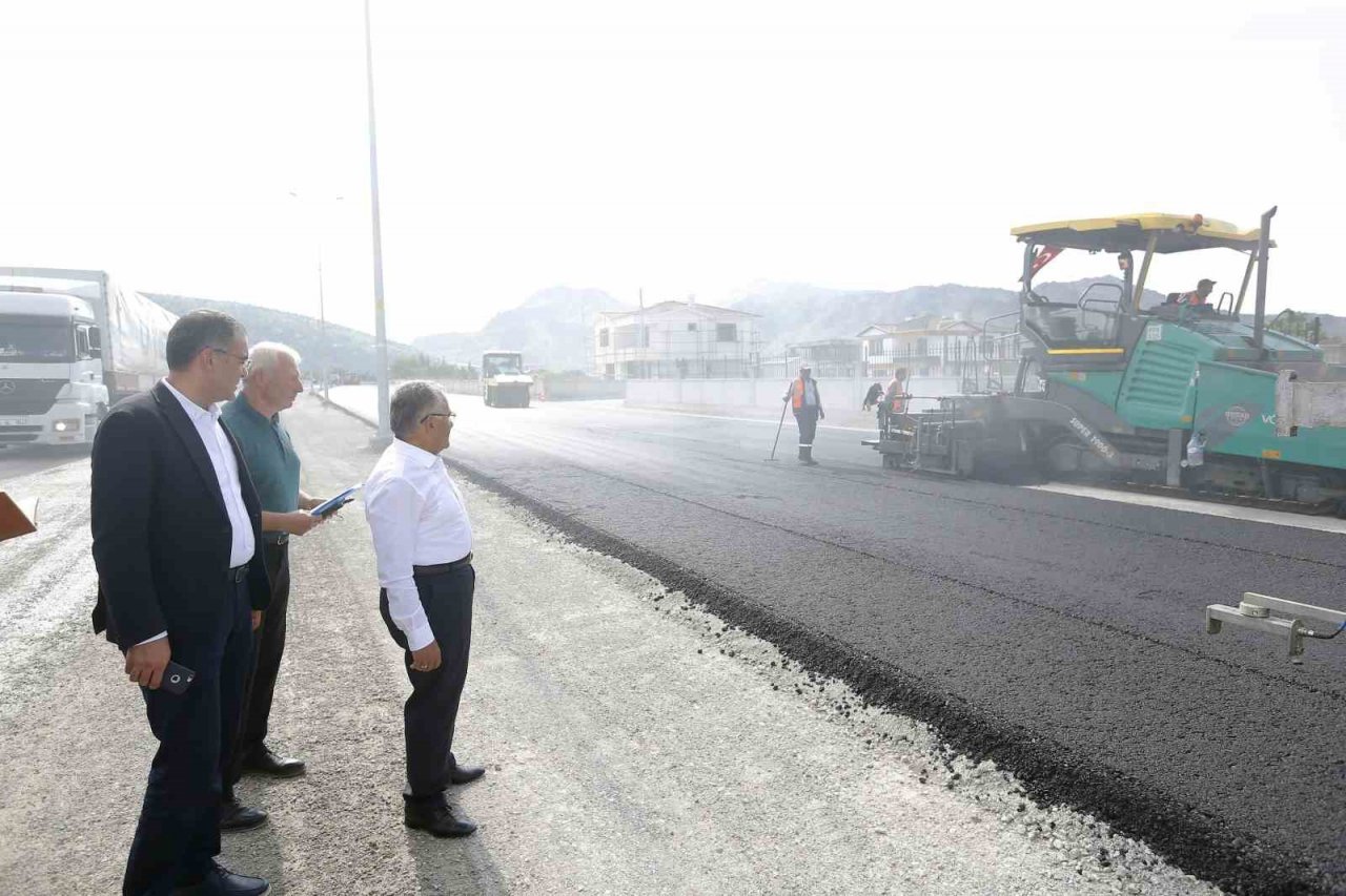 Başkan Büyükkılıç: “Fen işlerimizle şehrimize 4 yılda 3 milyarlık yatırım yaptık”