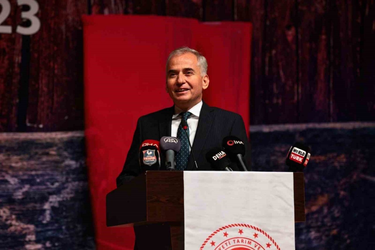 Denizli Büyükşehirden Pembe Çizmelere destek