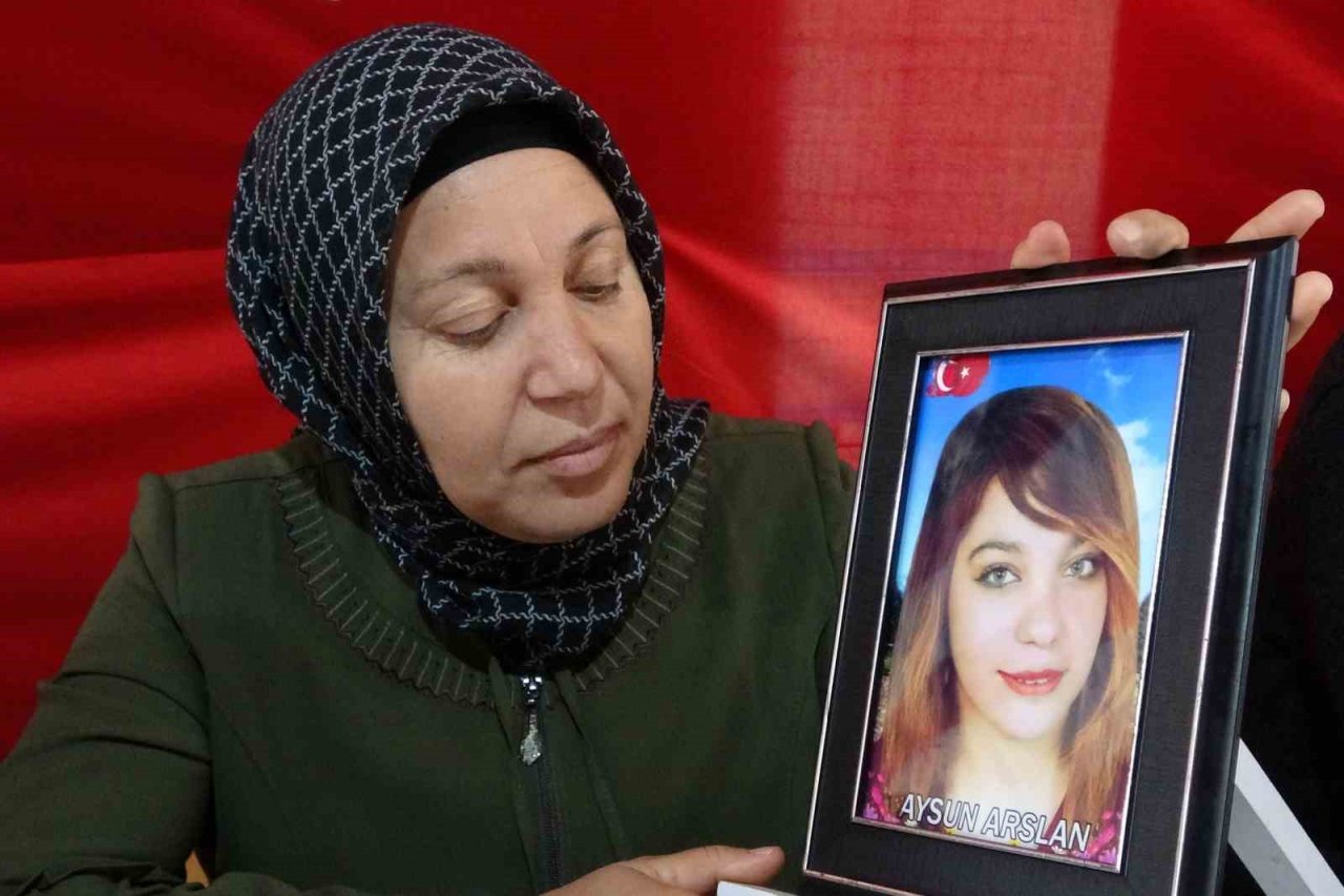 Evlat nöbetindeki Aydan Arslan: “Evladımı almadan hiçbir yere ayrılmayacağım”