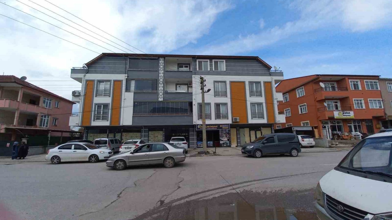 “Mutfak neden dağınık” diyerek annesini bıçakladı