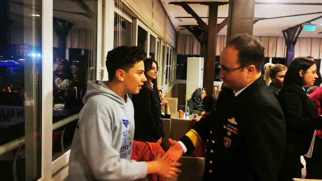 Marmaris Polisevi’nde konaklayan depremzedelere iftar yemeği verildi