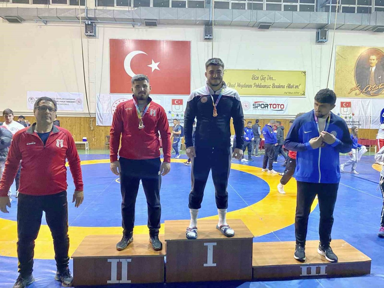 SUBÜ’lü güreşçiler dünya şampiyonasında yarışacak