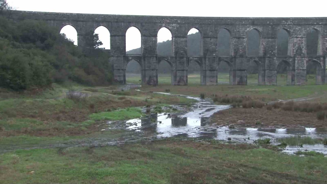 Sultangazi’de İSKİ’nin patlattığı borudaki lağım suyu günlerdir Alibey Barajı’na akıyor