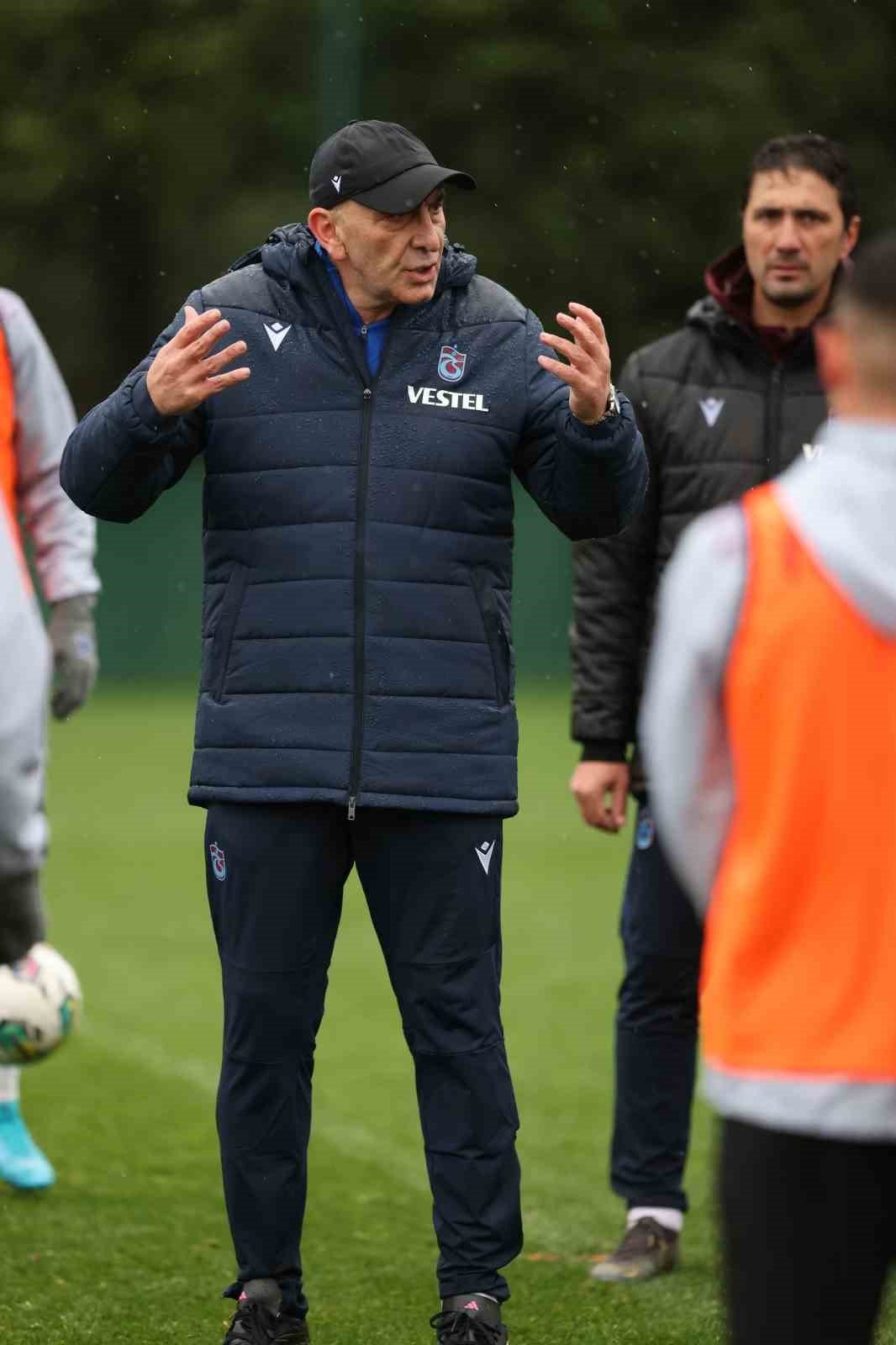 Trabzonspor, Kasımpaşa maçı hazırlıklarına İhsan Derelioğlu yönetiminde başladı