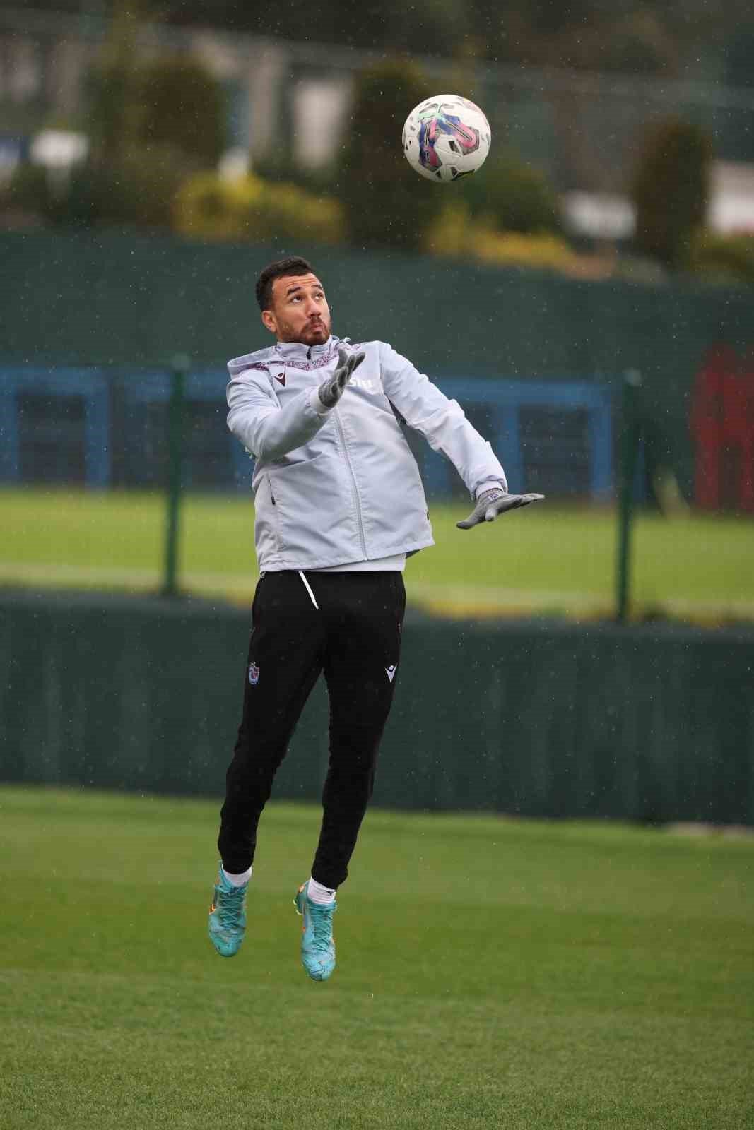 Trabzonspor, Kasımpaşa maçı hazırlıklarına İhsan Derelioğlu yönetiminde başladı