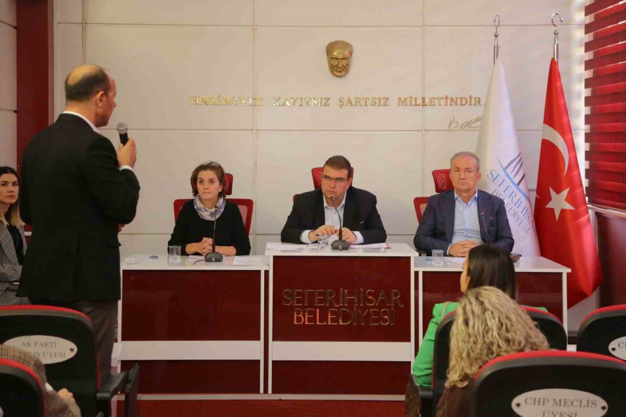 Tunç Soyer’in bankamatik memurları Belediye meclis gündeminde