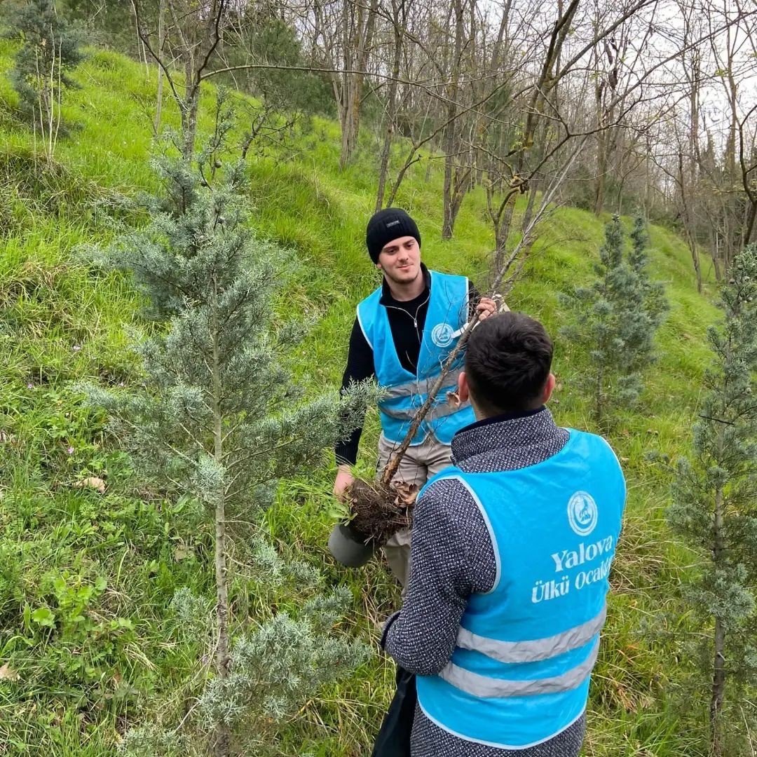 Yalova Ülkü Ocakları’ndan Türkeş’e ahde vefa