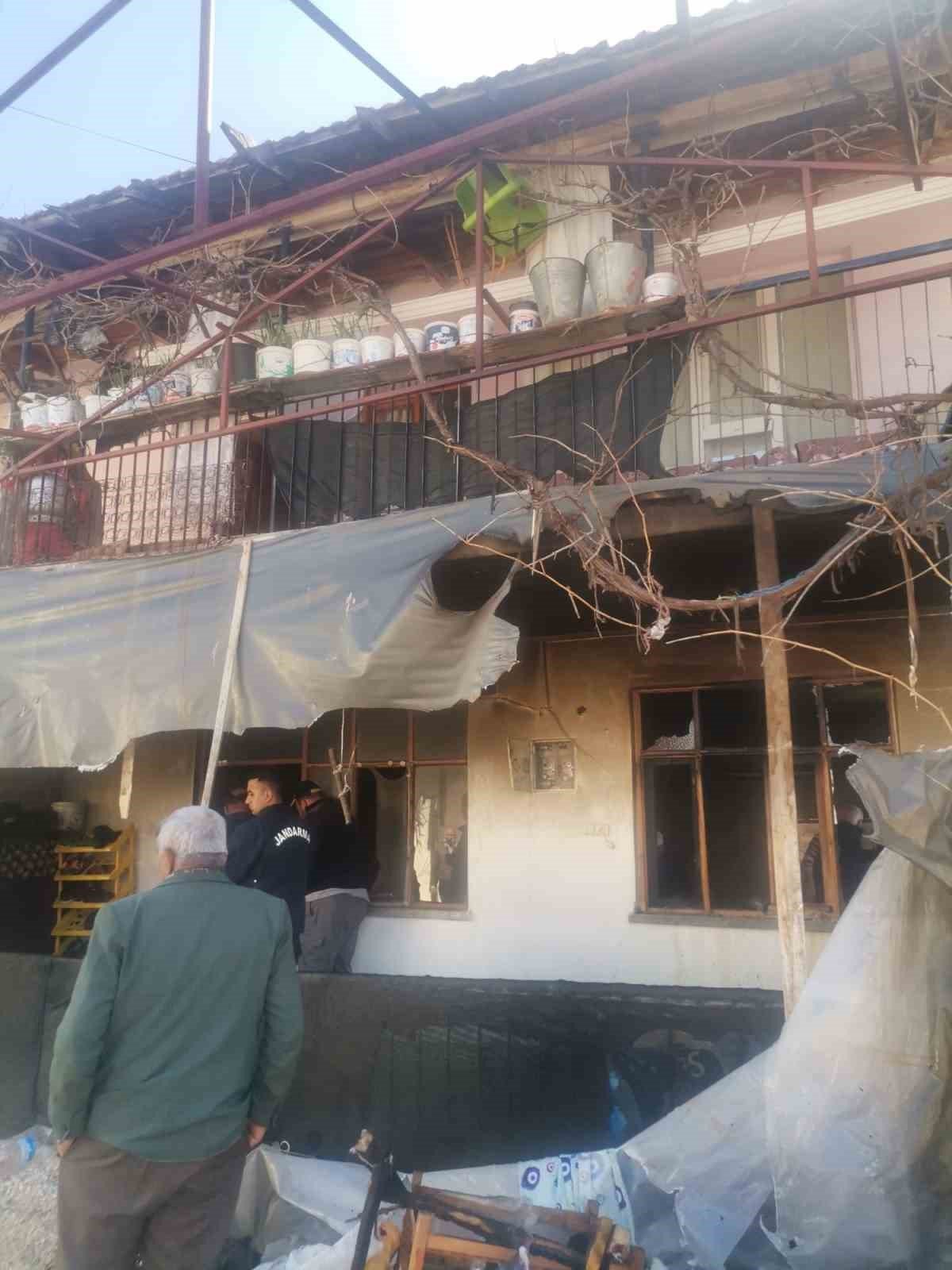 Antalya’da çocukların çakmak oyunu yangın çıkardı: 1 ölü