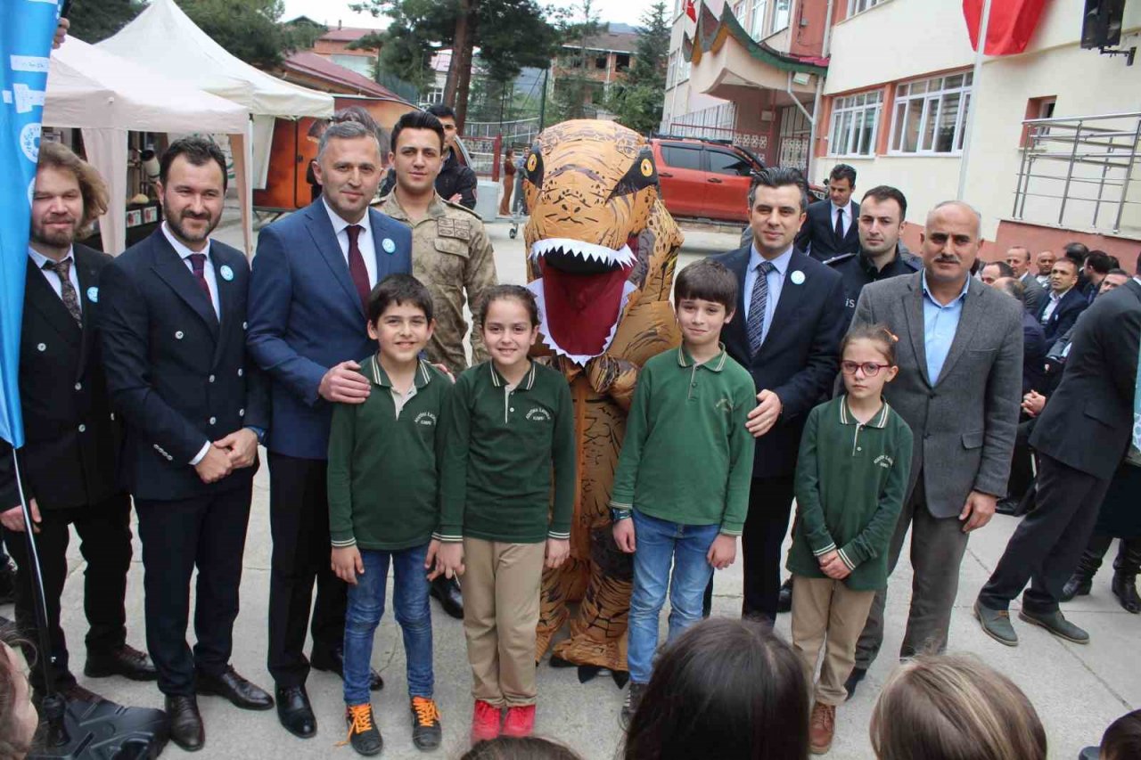 Lise öğrencilerinin kurduğu bilim müzesi, ilkokul öğrencilerine ışık tutacak