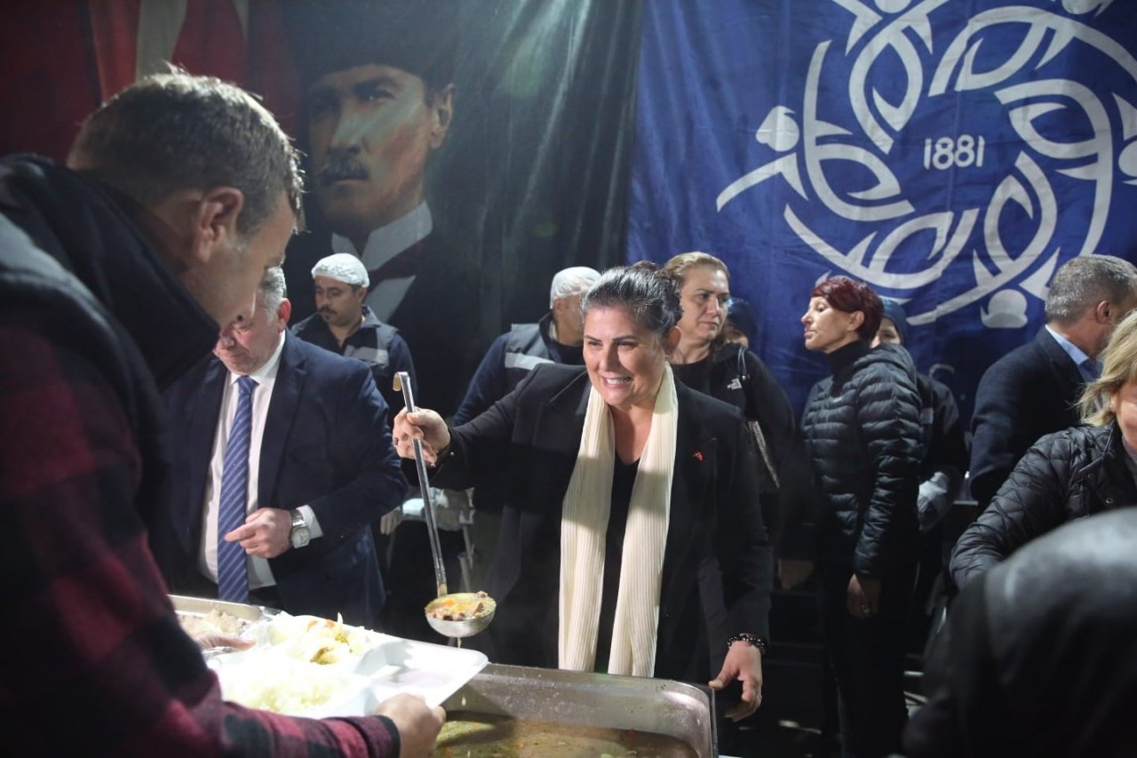 Aydın Büyükşehir Belediyesi’nin iftar programları sürüyor