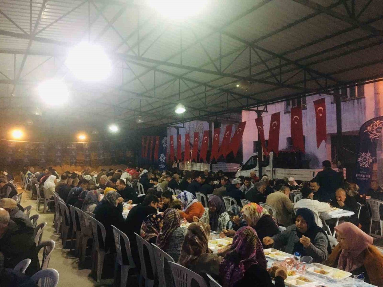 Aydın Büyükşehir Belediyesi’nin iftar programları sürüyor
