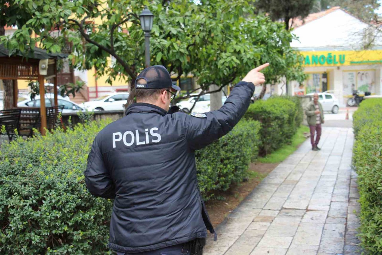 Bomba ihbarı yapılan valizden, battaniye çıktı