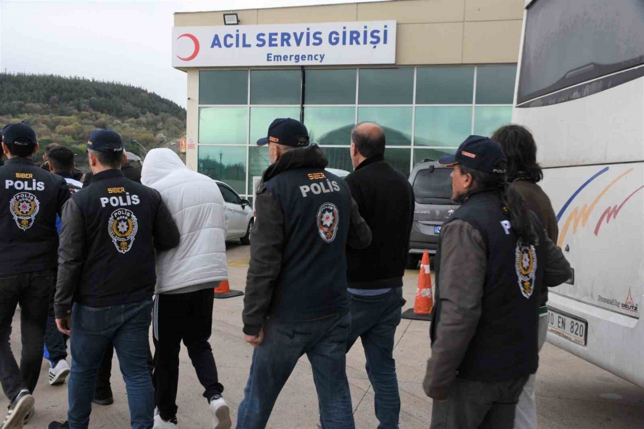 Siber çeteye operasyon: 16 gözaltı