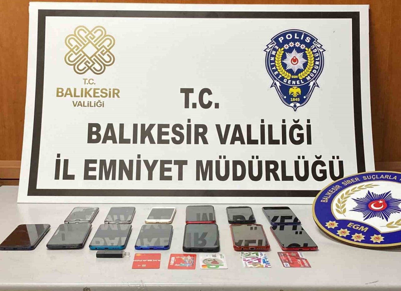 Siber çeteye operasyon: 16 gözaltı