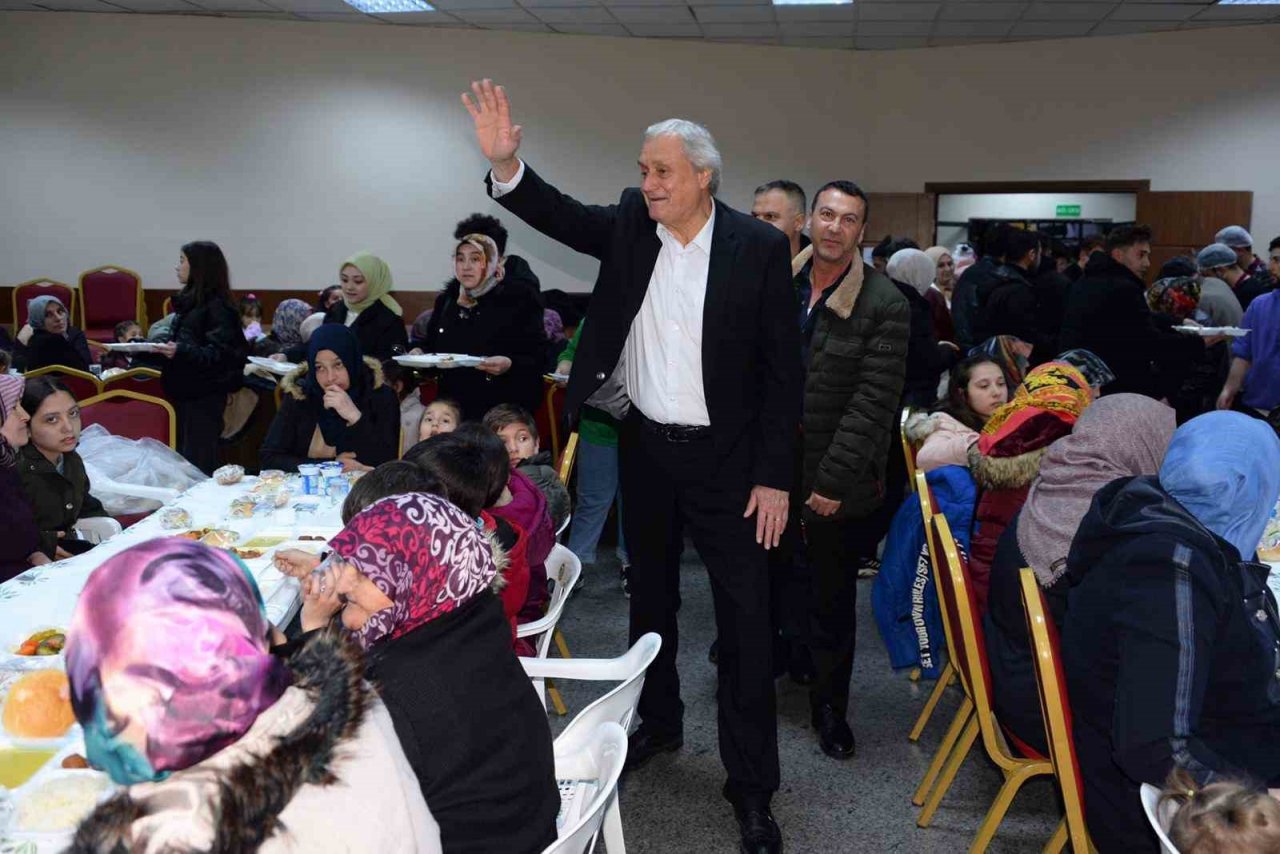 Başkan Bakkalcıoğlu Yenidoğan Mahalle sakinleri ile bir araya geldi