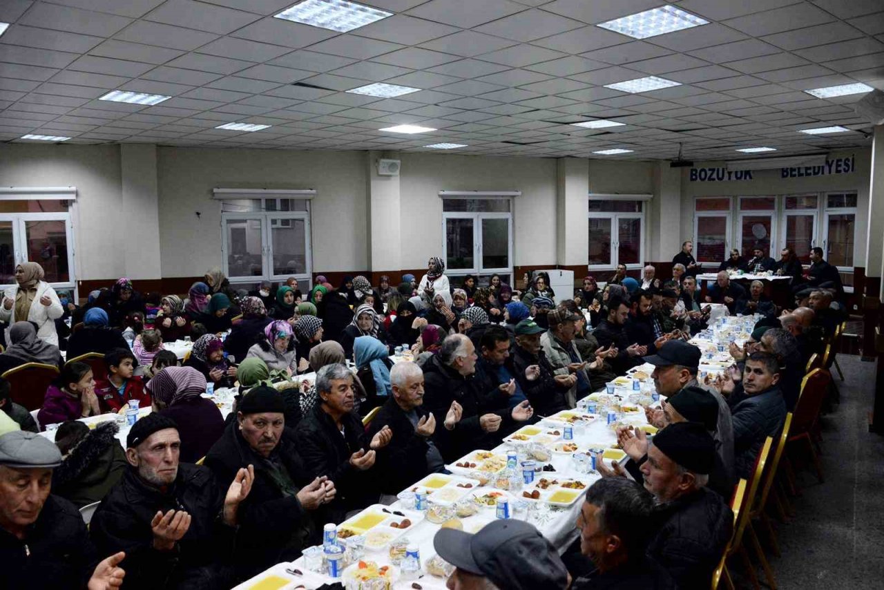 Başkan Bakkalcıoğlu Yenidoğan Mahalle sakinleri ile bir araya geldi