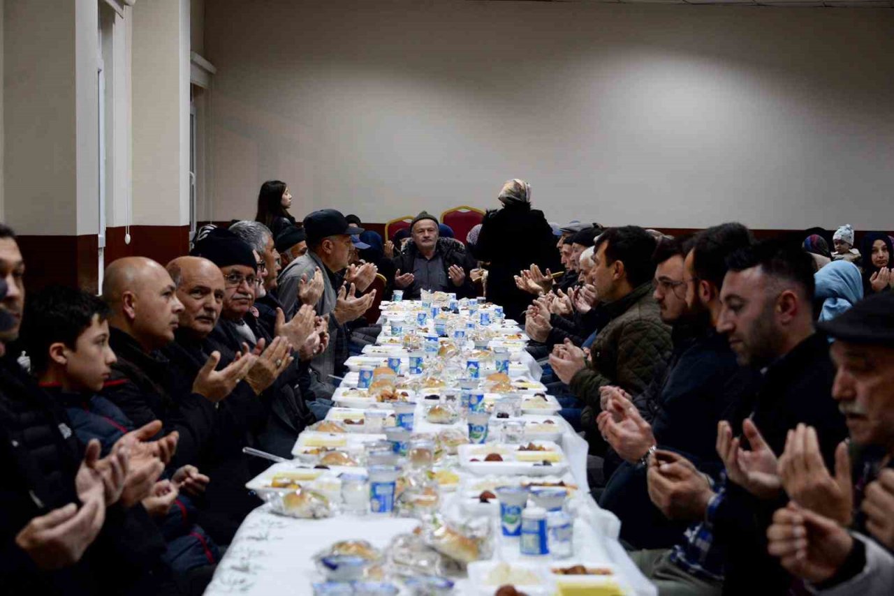 Başkan Bakkalcıoğlu Yenidoğan Mahalle sakinleri ile bir araya geldi